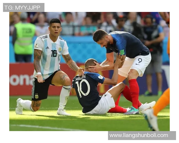 足球球星奇葩点球集锦 技巧惊人却意外失败瞬间回顾